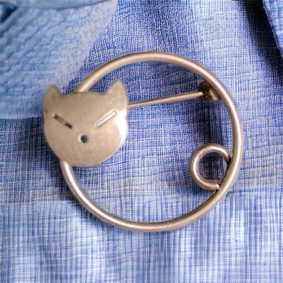 Cat Pin - Picture 5 of 5